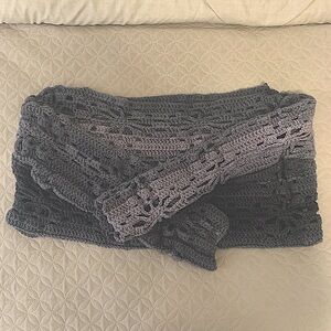 Cropped off-shoulder crochet flower sweater | XS-L {NEW}